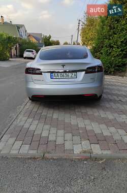 Лифтбек Tesla Model S 2018 в Киеве