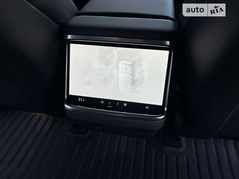 Лифтбек Tesla Model S 2022 в Киеве