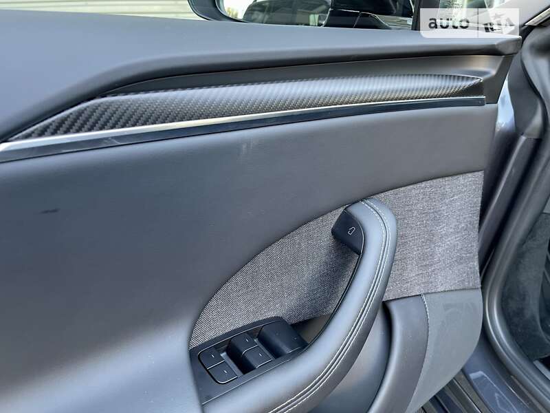 Лифтбек Tesla Model S 2022 в Киеве