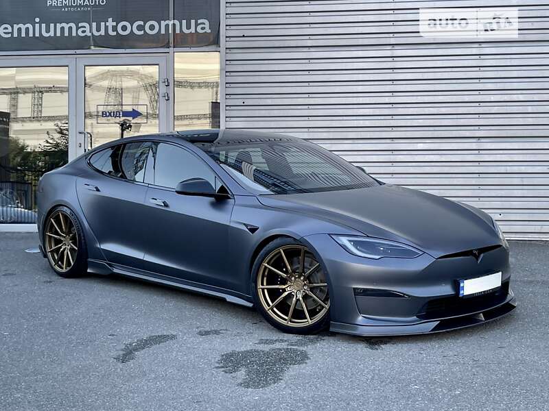 Лифтбек Tesla Model S 2022 в Киеве