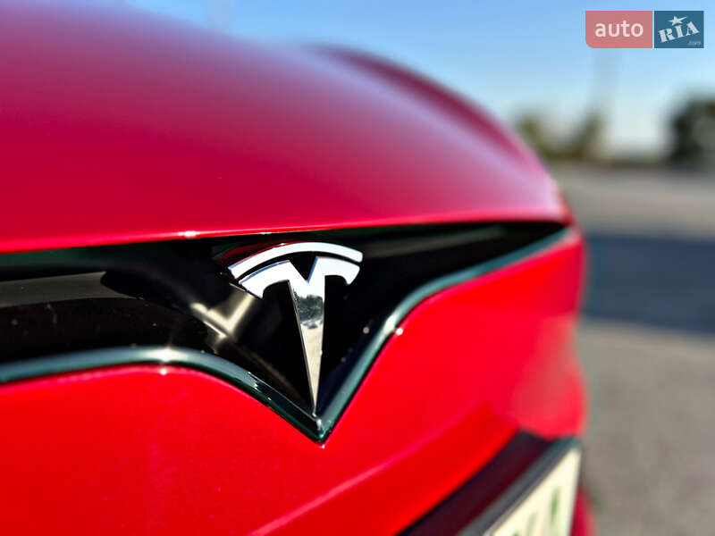 Лифтбек Tesla Model S 2021 в Днепре