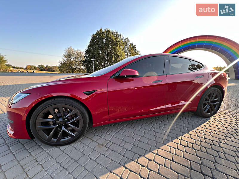 Лифтбек Tesla Model S 2021 в Днепре