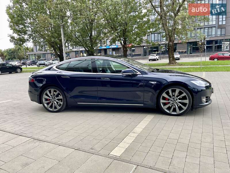 Лифтбек Tesla Model S 2014 в Ужгороде