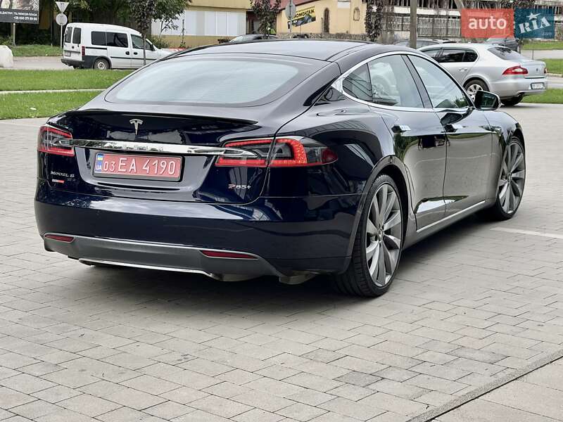 Лифтбек Tesla Model S 2014 в Ужгороде
