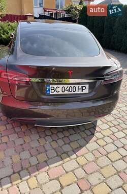 Лифтбек Tesla Model S 2014 в 