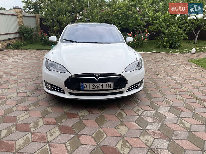 Лифтбек Tesla Model S 2013 в Киеве
