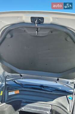 Ліфтбек Tesla Model S 2013 в Нововолинську