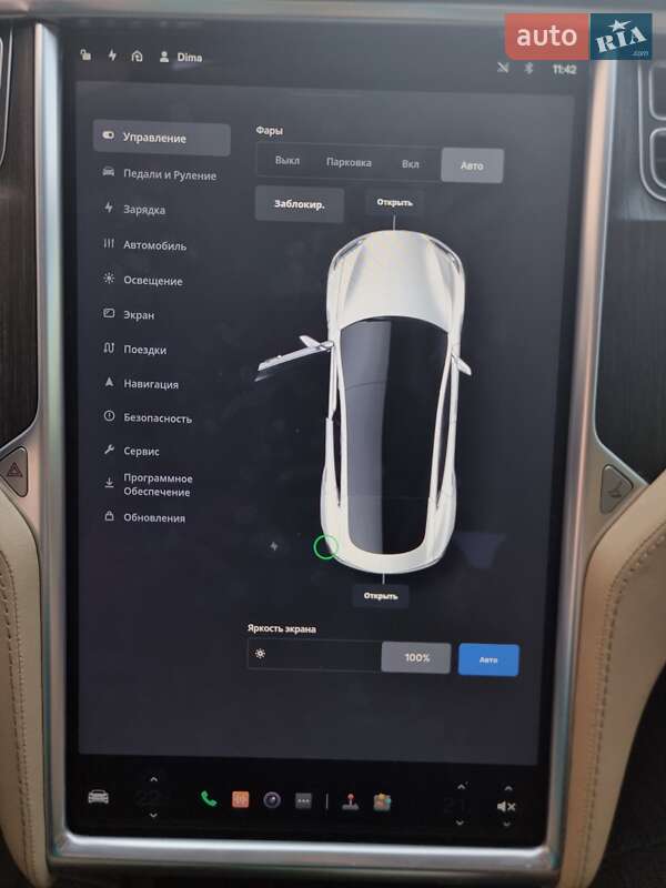 Лифтбек Tesla Model S 2013 в Нововолынске