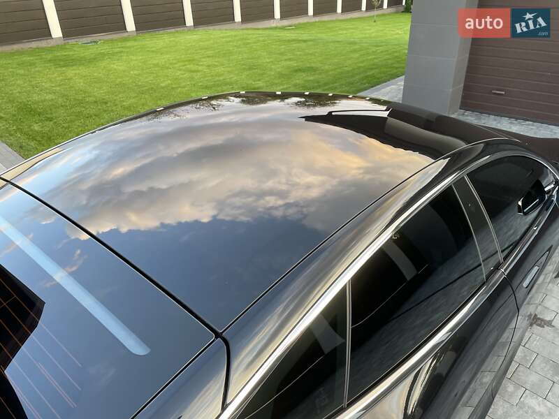 Лифтбек Tesla Model S 2018 в Львове