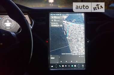 Лифтбек Tesla Model S 2013 в 