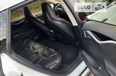 Лифтбек Tesla Model S 2013 в 