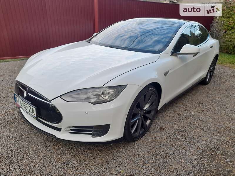 Лифтбек Tesla Model S 2013 в Киеве