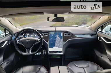 Лифтбек Tesla Model S 2013 в 