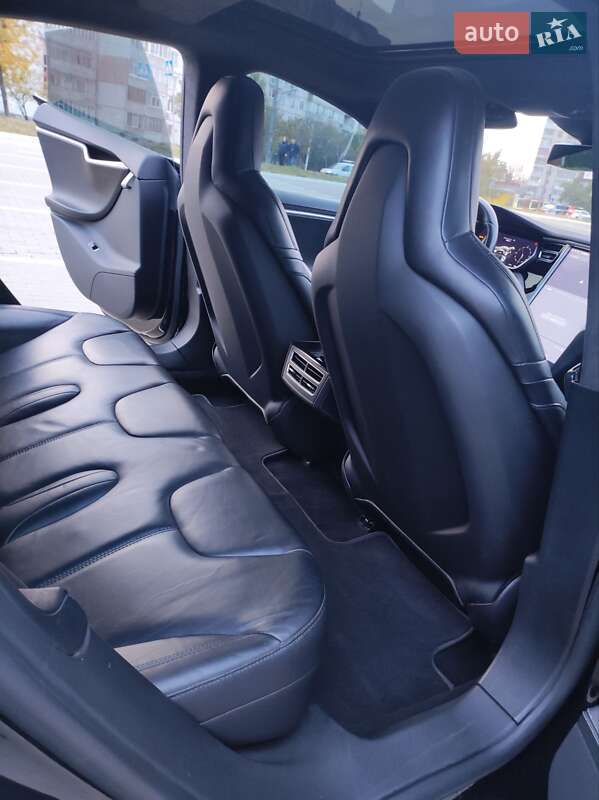 Лифтбек Tesla Model S 2015 в Сумах