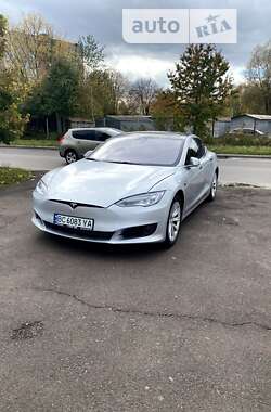 Ліфтбек Tesla Model S 2017 в Львові