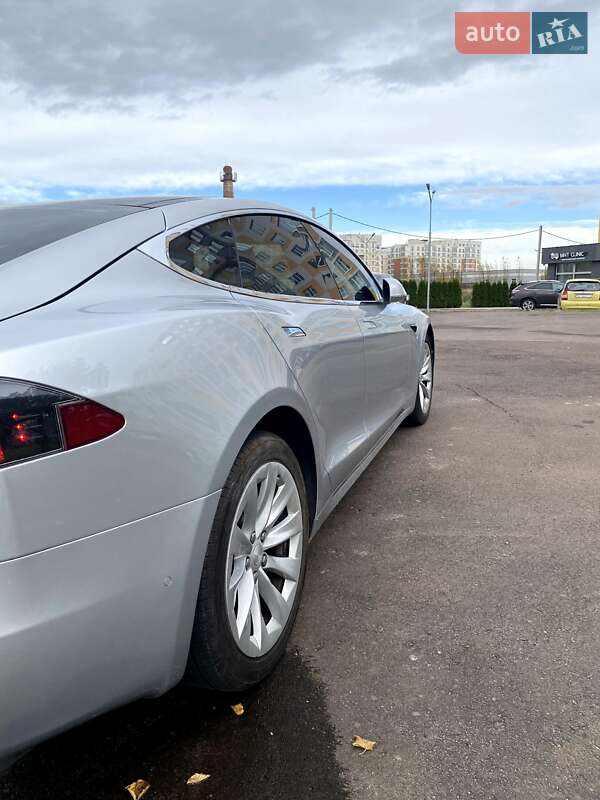 Лифтбек Tesla Model S 2017 в Одессе