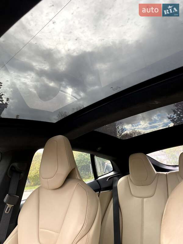 Лифтбек Tesla Model S 2017 в Одессе