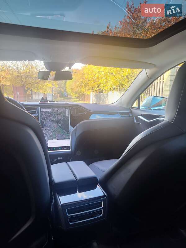 Ліфтбек Tesla Model S 2015 в Житомирі