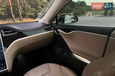 Лифтбек Tesla Model S 2014 в 