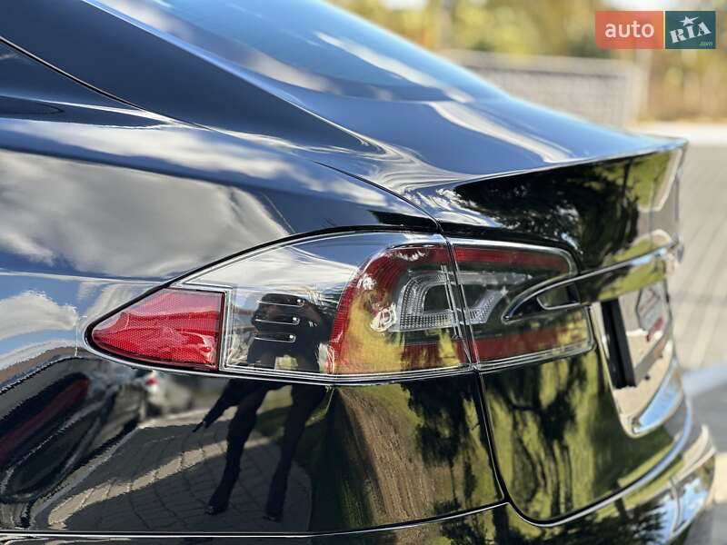 Ліфтбек Tesla Model S 2021 в Одесі