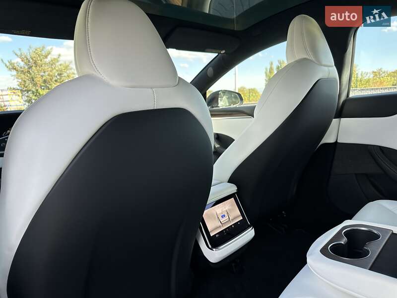 Ліфтбек Tesla Model S 2021 в Одесі