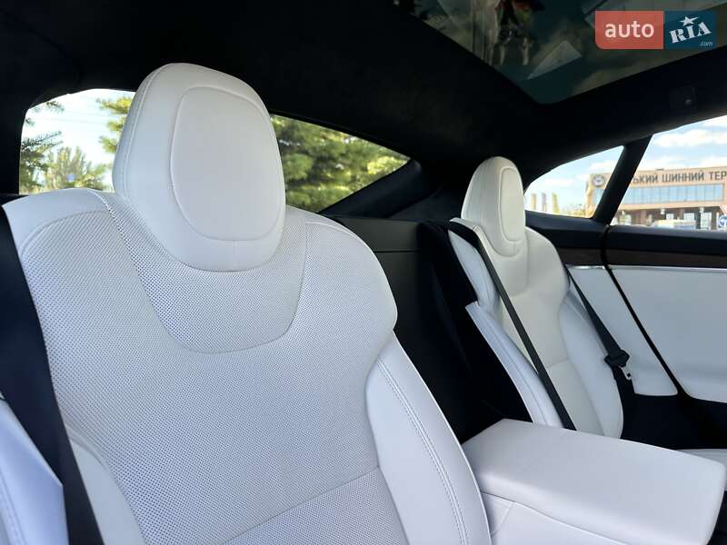 Ліфтбек Tesla Model S 2021 в Одесі