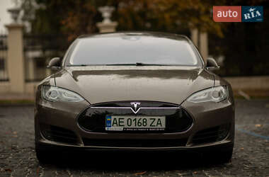 Лифтбек Tesla Model S 2016 в Днепре