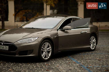 Лифтбек Tesla Model S 2016 в Днепре