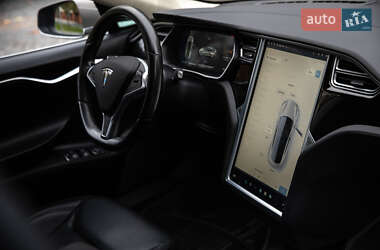 Лифтбек Tesla Model S 2016 в Днепре