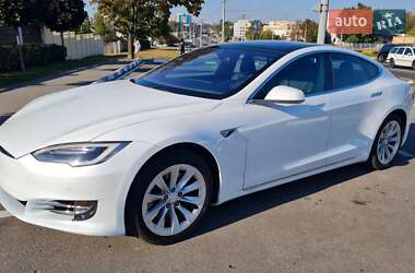 Лифтбек Tesla Model S 2017 в 