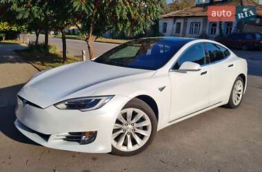 Лифтбек Tesla Model S 2017 в 