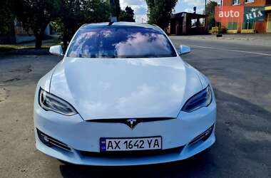 Лифтбек Tesla Model S 2017 в 