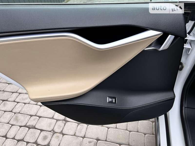 Ліфтбек Tesla Model S 2015 в Івано-Франківську фото 21 Ліфтбек Tesla Model S 2015 в Івано-Франківську