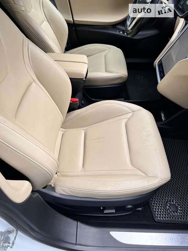 Ліфтбек Tesla Model S 2015 в Івано-Франківську фото 28 Ліфтбек Tesla Model S 2015 в Івано-Франківську
