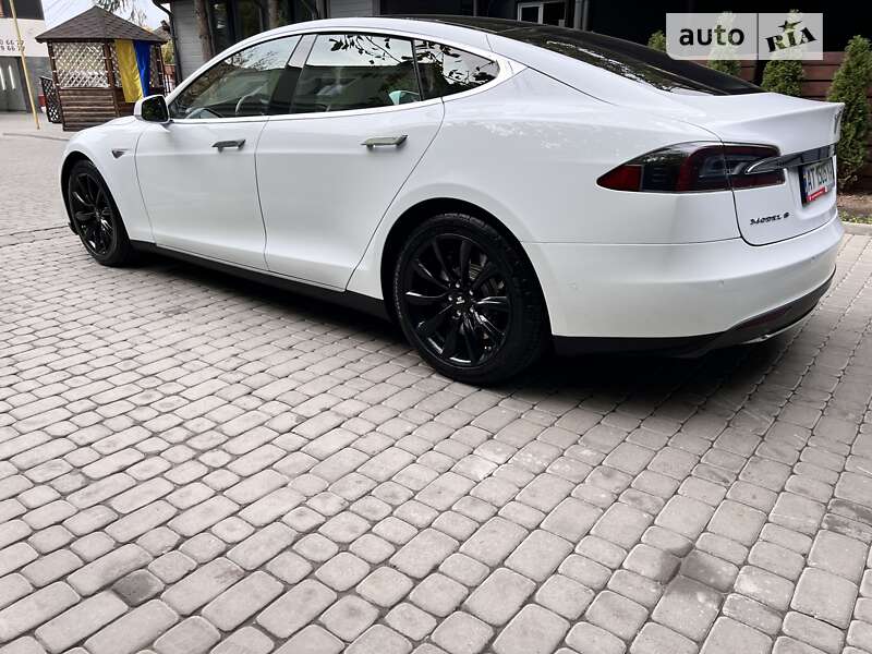 Ліфтбек Tesla Model S 2015 в Івано-Франківську фото 30 Ліфтбек Tesla Model S 2015 в Івано-Франківську
