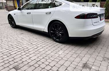 Лифтбек Tesla Model S 2015 в Ивано-Франковске