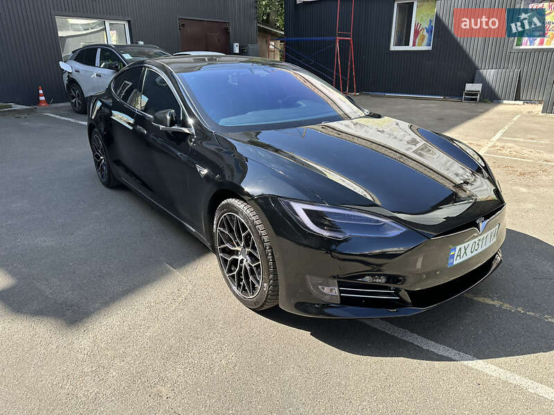 Лифтбек Tesla Model S 2019 в Харькове фото 10 Лифтбек Tesla Model S 2019 в Харькове