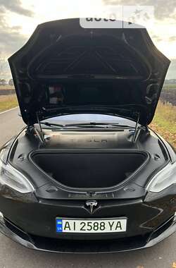 Ліфтбек Tesla Model S 2018 в Києві