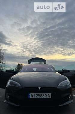 Лифтбек Tesla Model S 2018 в Киеве