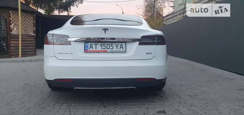 Ліфтбек Tesla Model S 2015 в Івано-Франківську фото 42 Ліфтбек Tesla Model S 2015 в Івано-Франківську