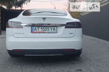 Лифтбек Tesla Model S 2015 в Ивано-Франковске