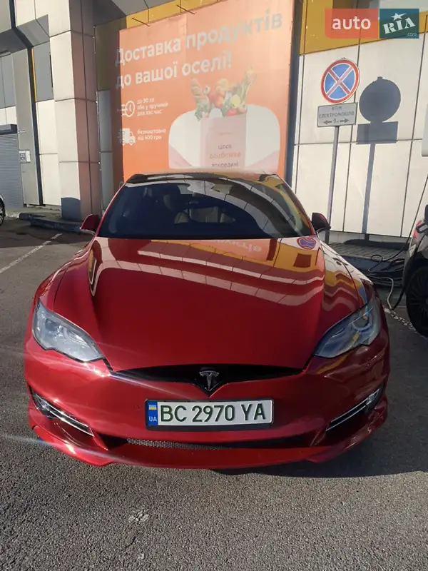 Tesla Model S 2015