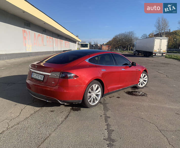Лифтбек Tesla Model S 2015 в Львове