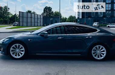 Ліфтбек Tesla Model S 2017 в Ірпені