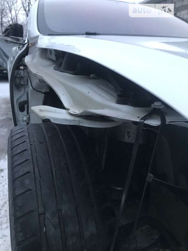 Ліфтбек Tesla Model S 2017 в Вінниці