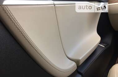 Лифтбек Tesla Model S 2017 в 