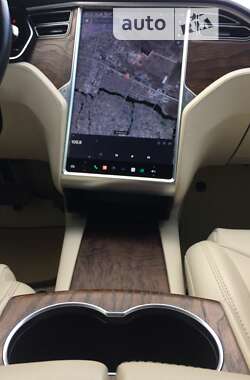 Лифтбек Tesla Model S 2017 в 