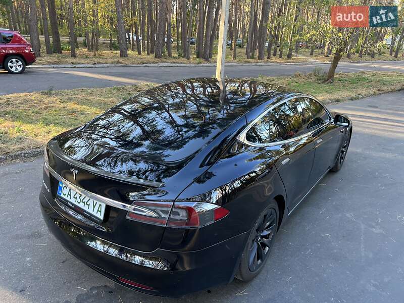 Лифтбек Tesla Model S 2018 в Черкассах