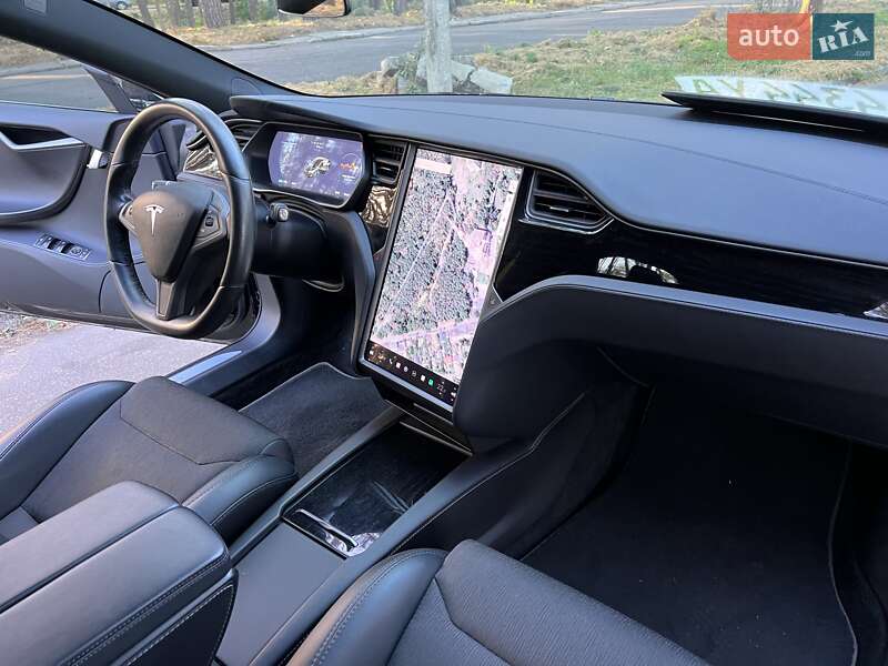 Лифтбек Tesla Model S 2018 в Черкассах