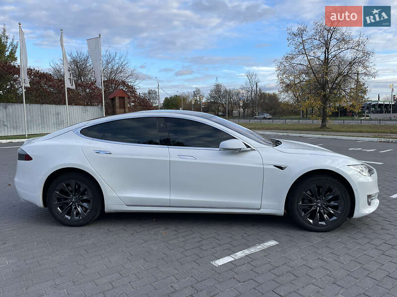Лифтбек Tesla Model S 2018 в Харькове